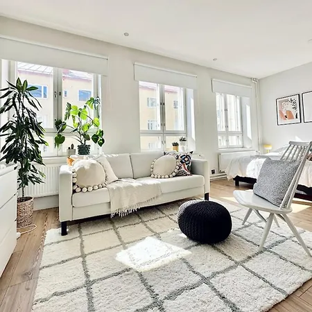 Bright Studio With Sauna דירה *